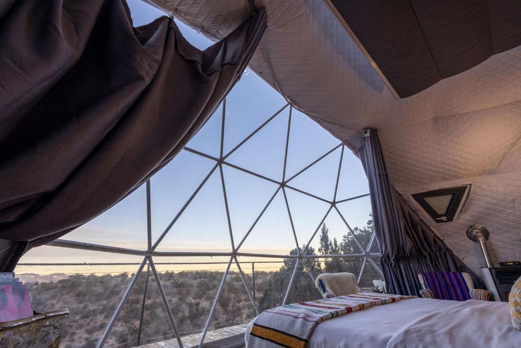 Zia Geo Dome At El Mistico Ranch, Glamping Holiday home Nogal